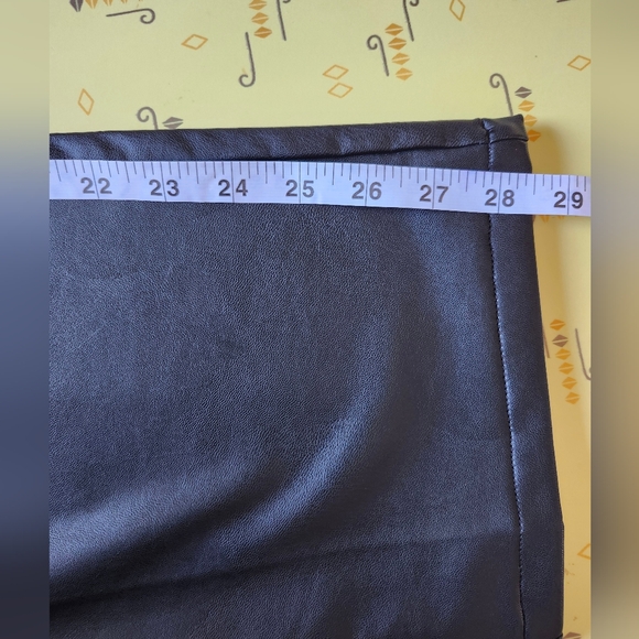 Cleo Petites NWT Vegan Leather Pants - Picture 7 of 9